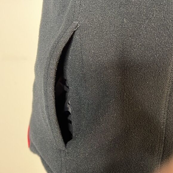 FREE Country Reversible Quilted & Microfleece Zip Front Vest Red Black - Picture 10 of 10